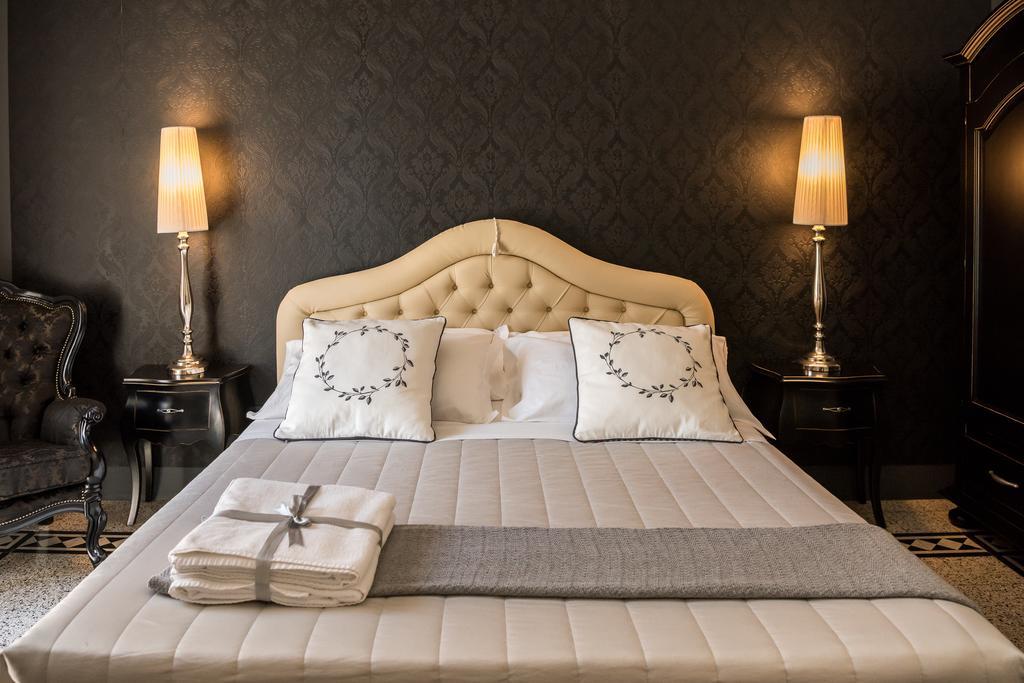 Palazzo Bignami Bed & Breakfast Lecce Ngoại thất bức ảnh