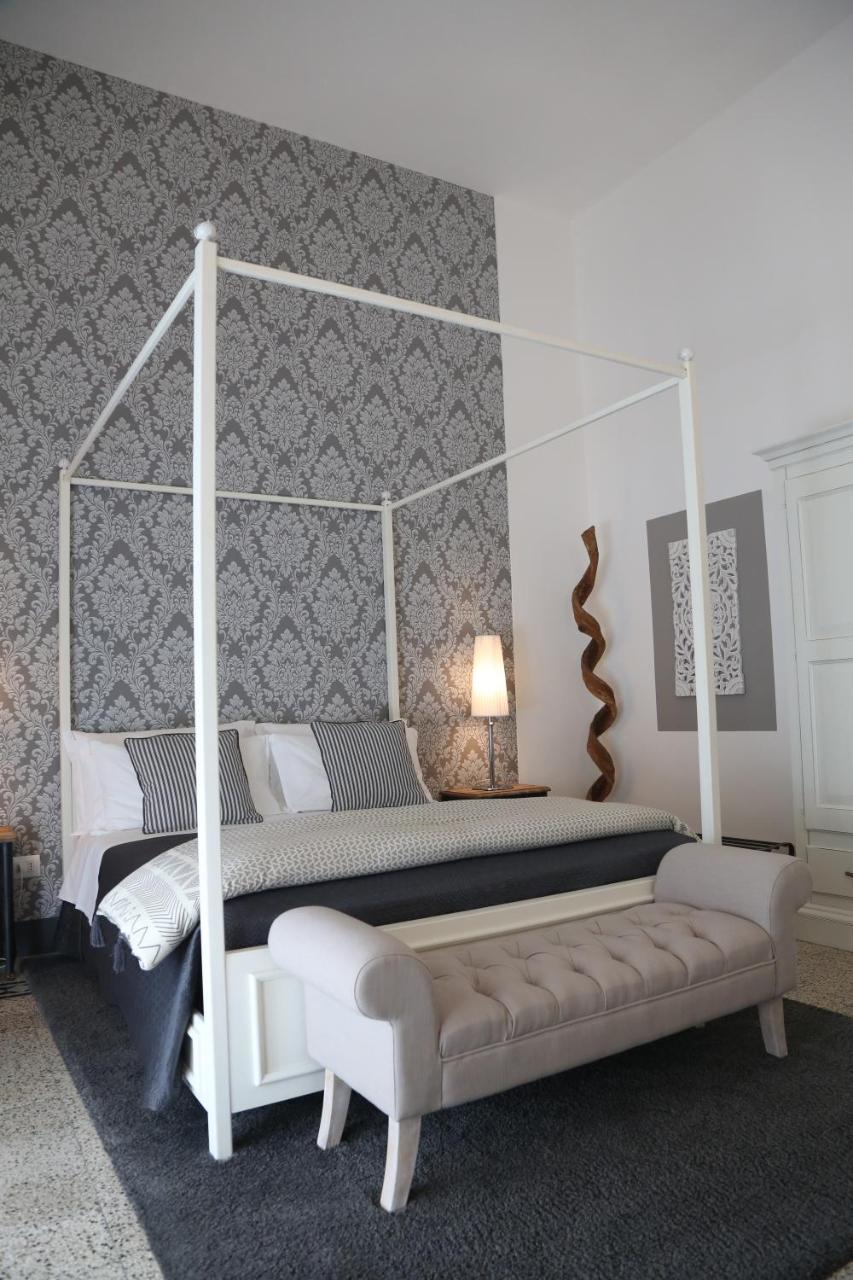Palazzo Bignami Bed & Breakfast Lecce Ngoại thất bức ảnh