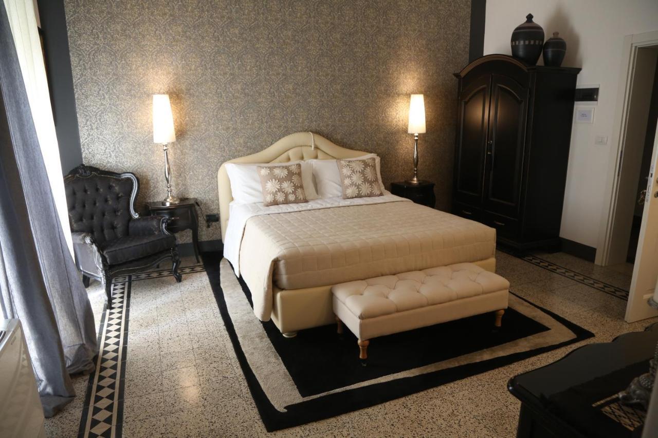Palazzo Bignami Bed & Breakfast Lecce Ngoại thất bức ảnh