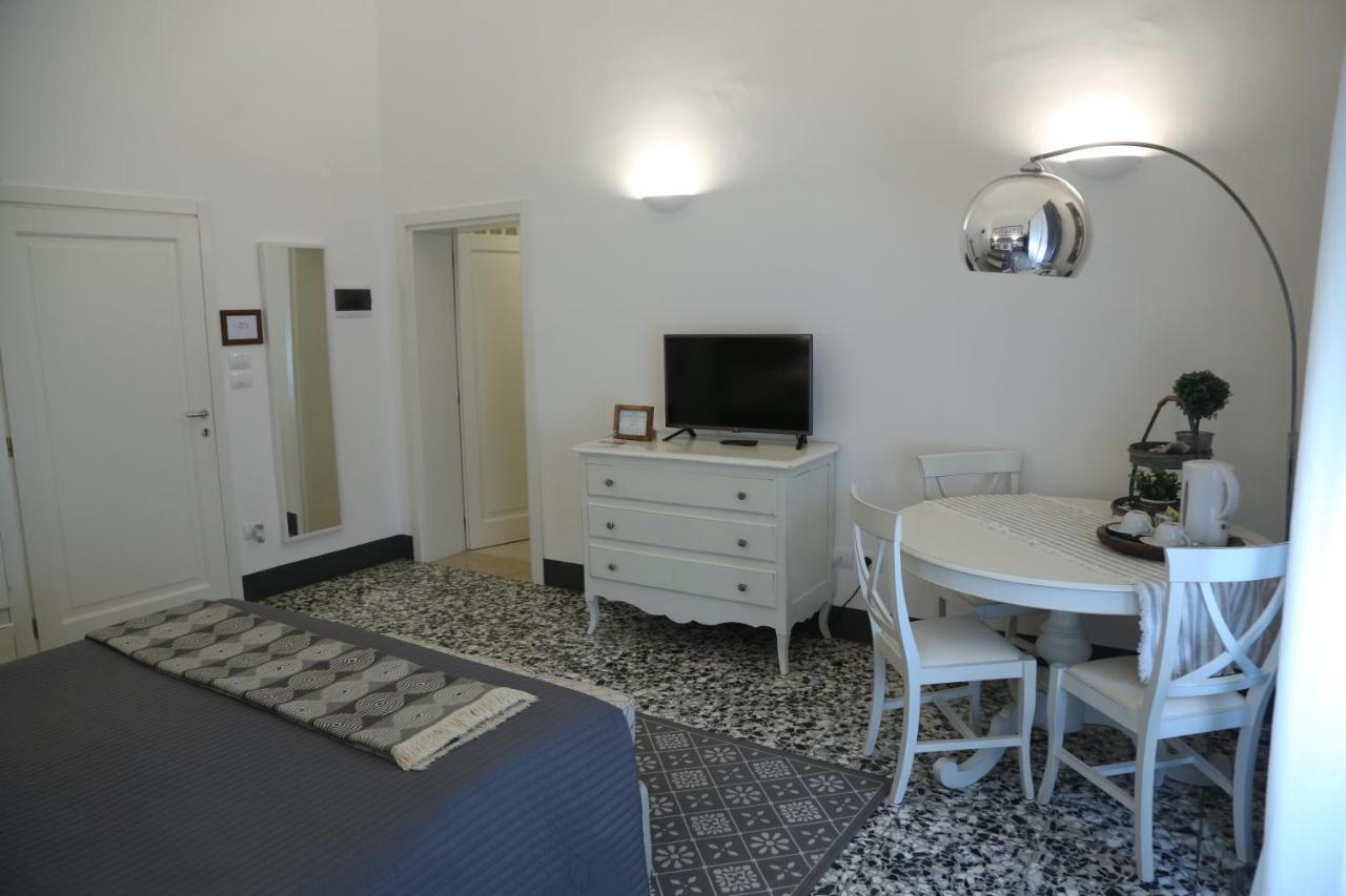 Palazzo Bignami Bed & Breakfast Lecce Ngoại thất bức ảnh