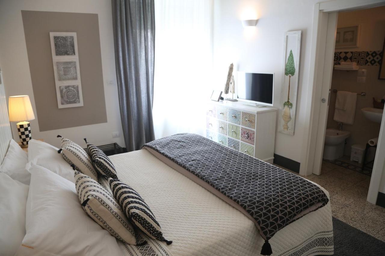 Palazzo Bignami Bed & Breakfast Lecce Ngoại thất bức ảnh